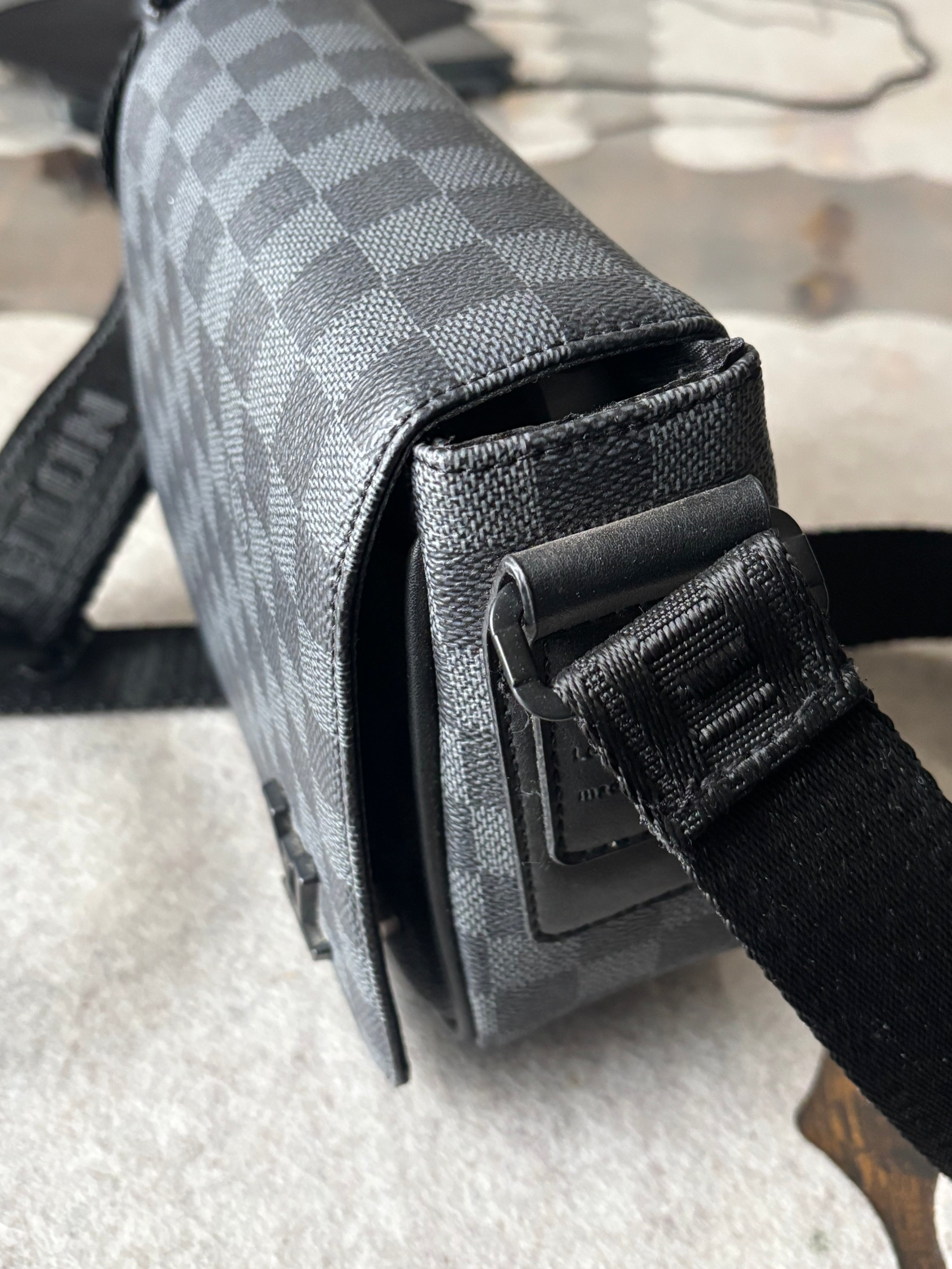 Nieuwe imitatie herentassen